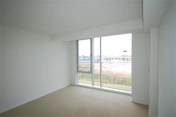 3 bed, 2 bath apartment for rent at 2 Earhart Unit 711, East Cambridge — photo 4 of 10