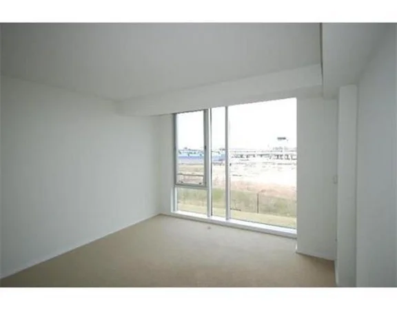 3 bed, 2 bath apartment for rent at 2 Earhart Unit 711, East Cambridge — photo 9 of 10
