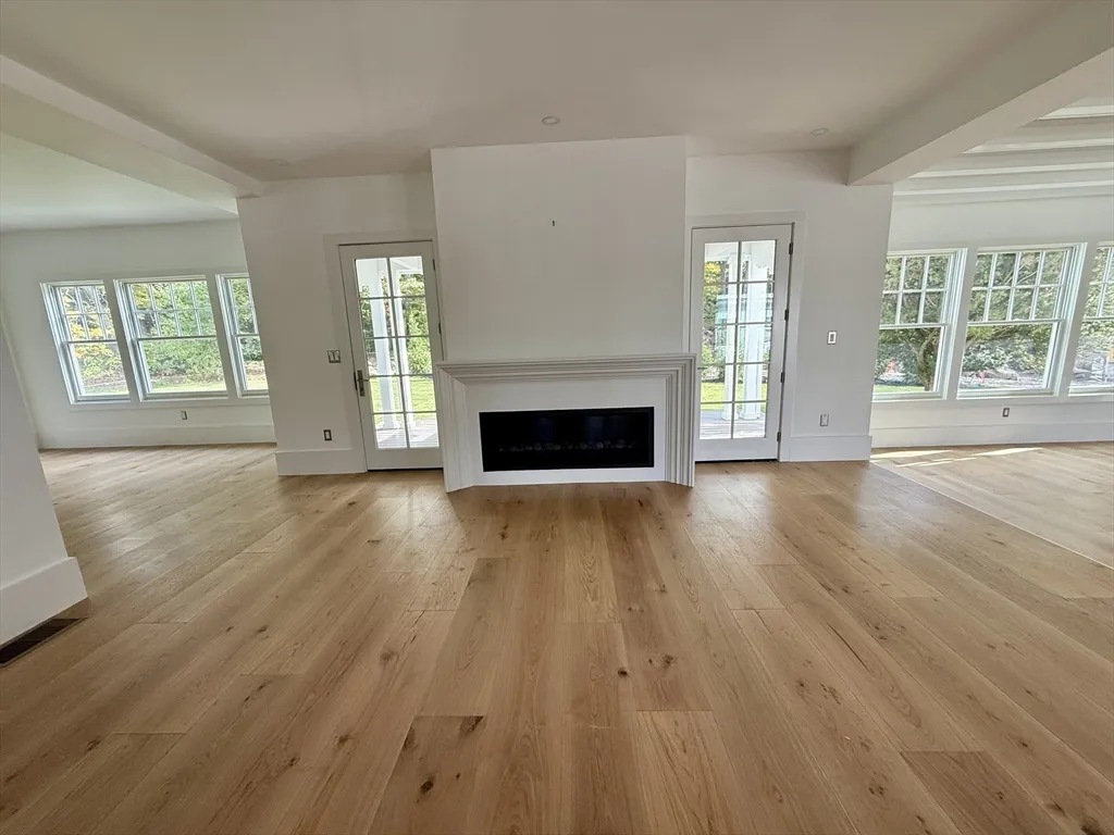 6 bed, 4+ bath apartment for rent at 2 Effie Pl, Lexington — photo 2 of 36