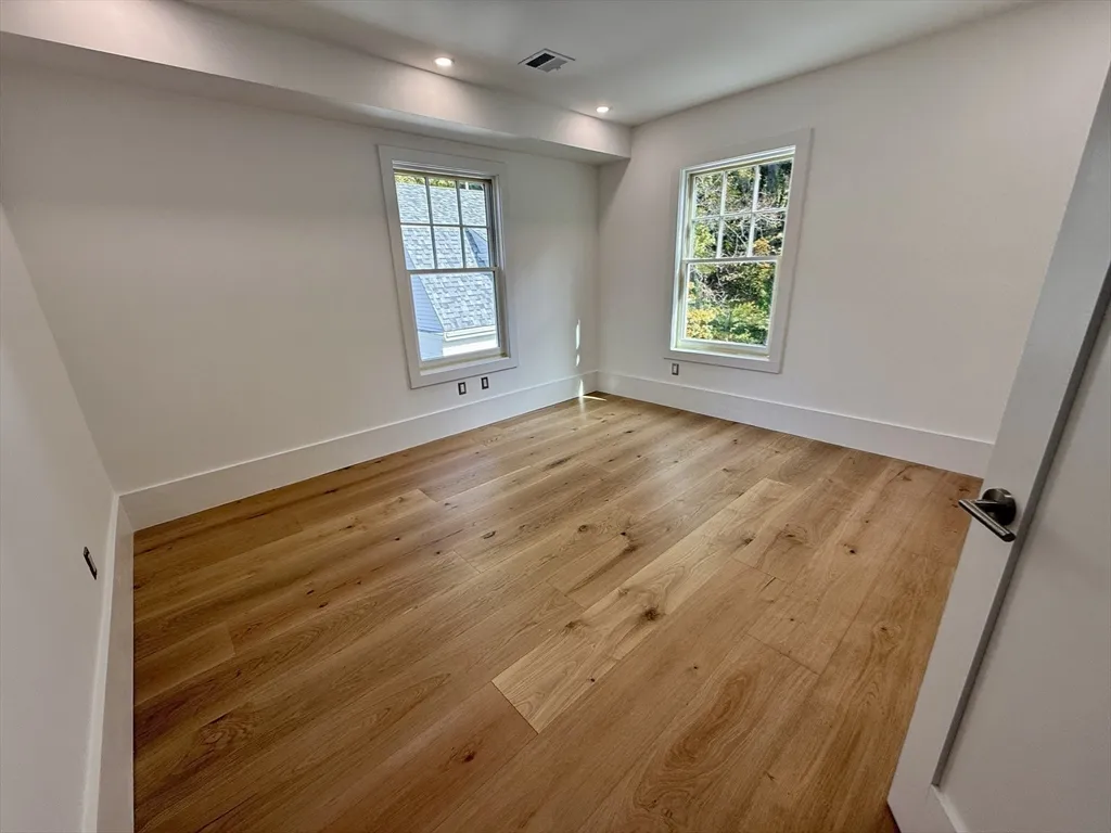 6 bed, 4+ bath apartment for rent at 2 Effie Pl, Lexington — photo 29 of 36