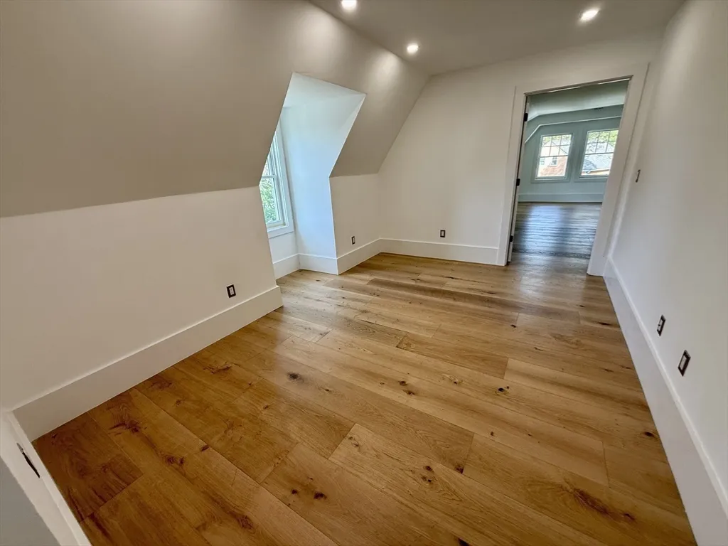 6 bed, 4+ bath apartment for rent at 2 Effie Pl, Lexington — photo 22 of 36