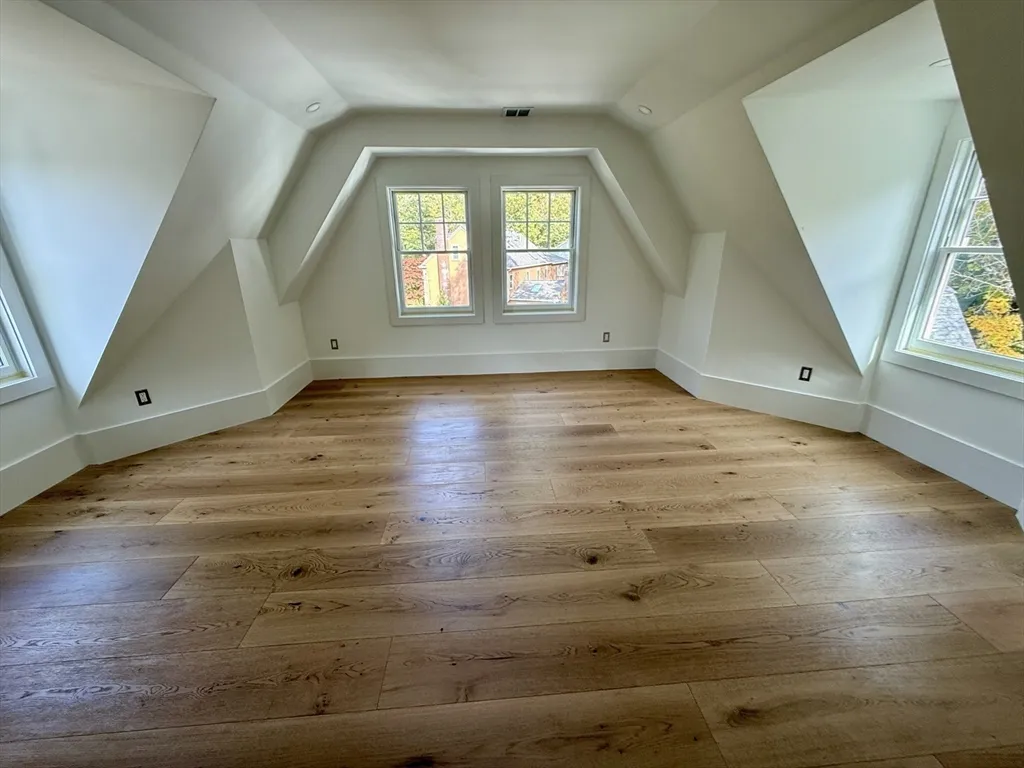 6 bed, 4+ bath apartment for rent at 2 Effie Pl, Lexington — photo 23 of 36