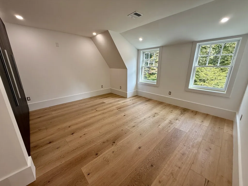 6 bed, 4+ bath apartment for rent at 2 Effie Pl, Lexington — photo 21 of 36