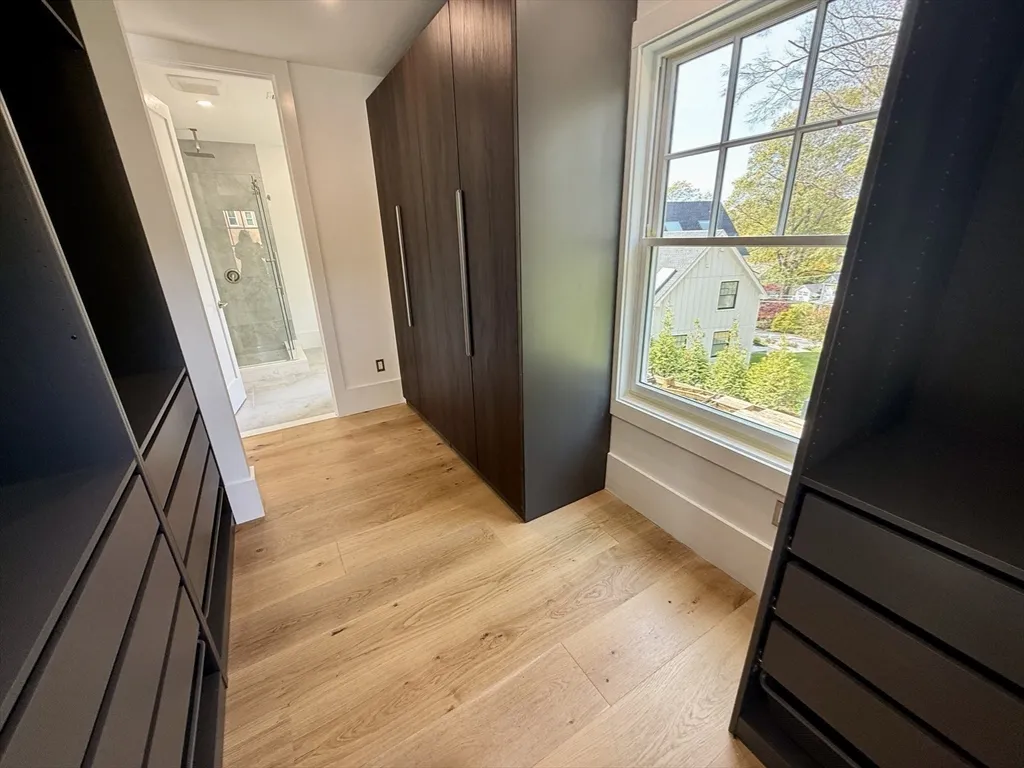 6 bed, 4+ bath apartment for rent at 2 Effie Pl, Lexington — photo 25 of 36