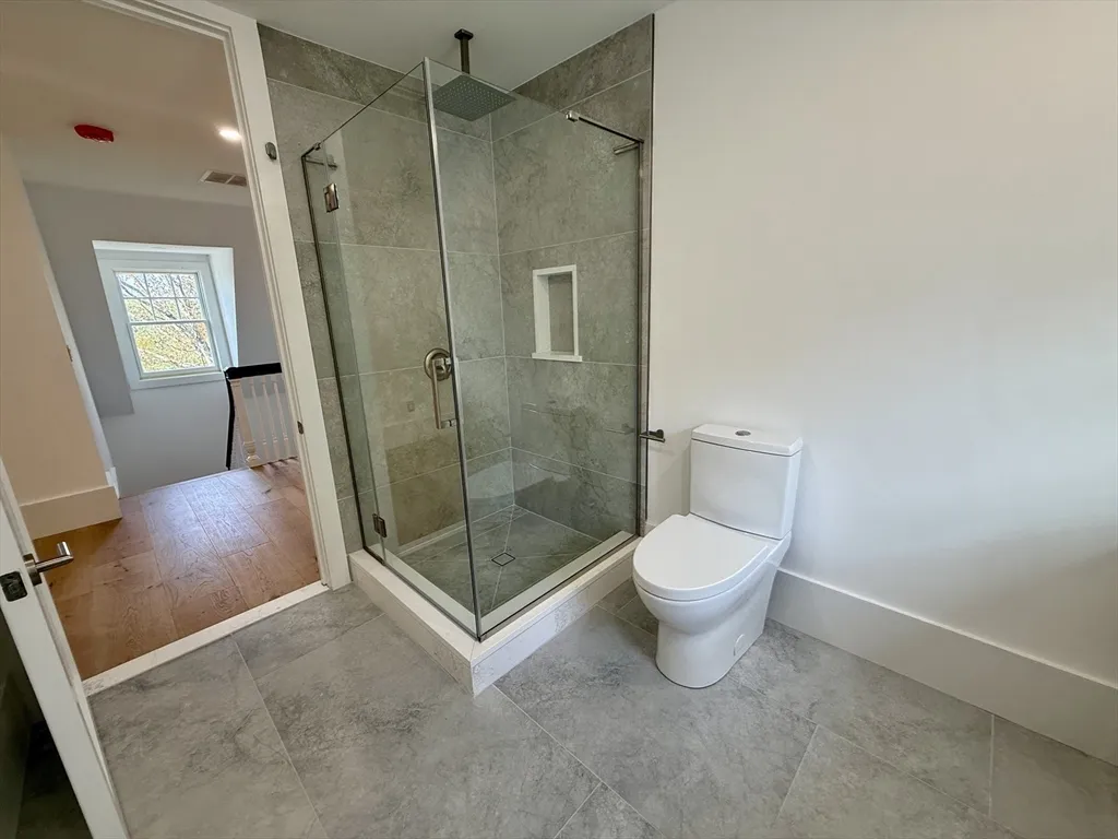6 bed, 4+ bath apartment for rent at 2 Effie Pl, Lexington — photo 18 of 36