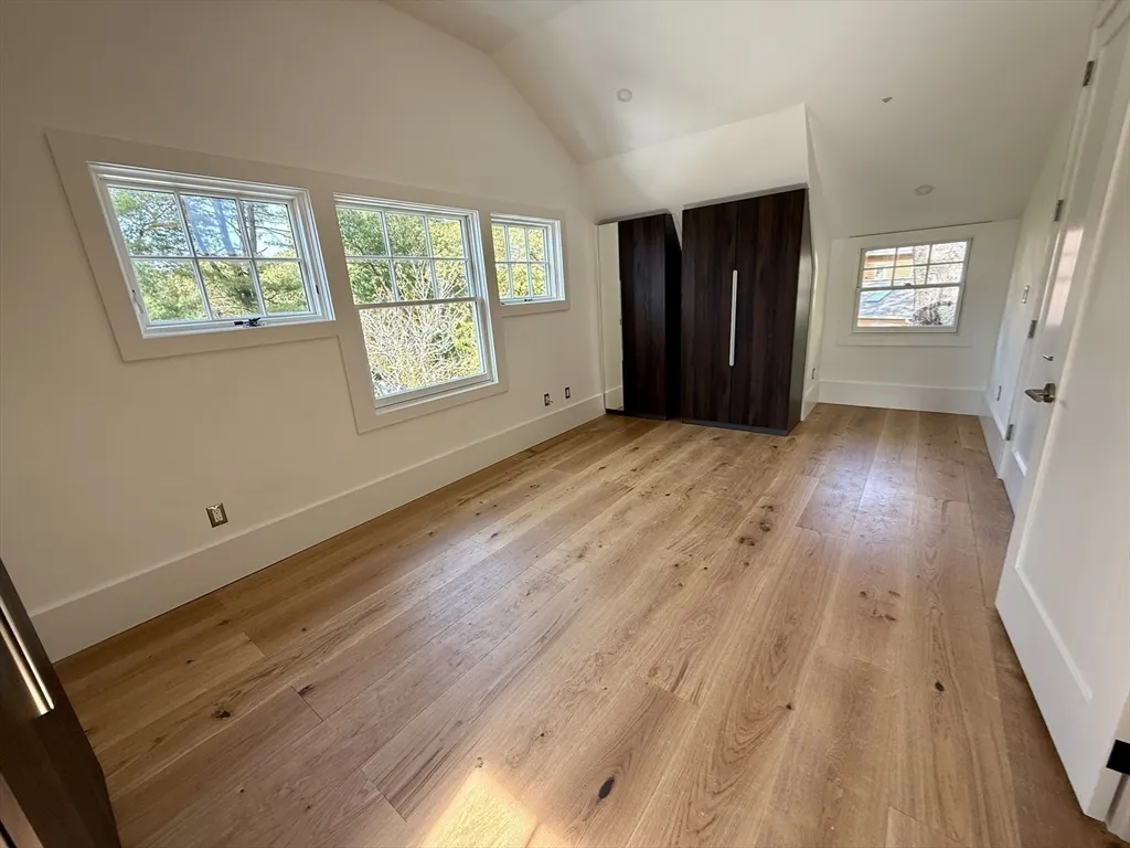 6 bed, 4+ bath apartment for rent at 2 Effie Pl, Lexington — photo 33 of 36