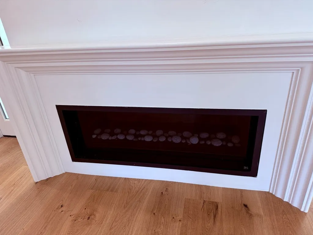 6 bed, 4+ bath apartment for rent at 2 Effie Pl, Lexington — photo 13 of 36