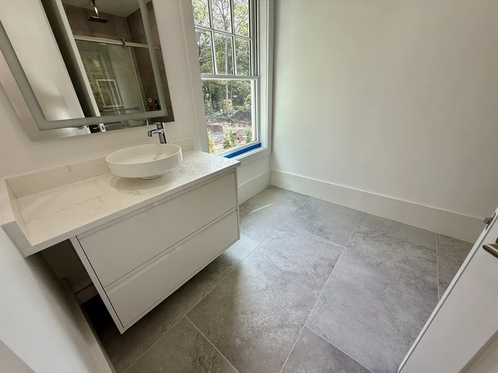 6 bed, 4+ bath apartment for rent at 2 Effie Pl, Lexington — photo 12 of 36