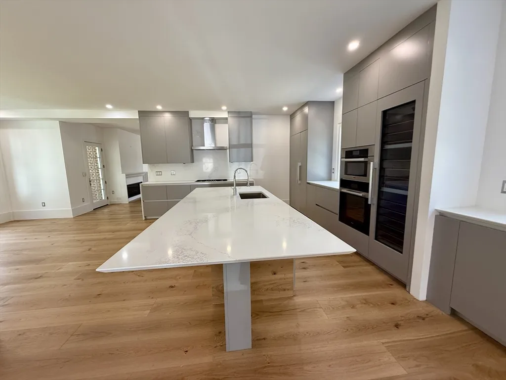 6 bed, 4+ bath apartment for rent at 2 Effie Pl, Lexington — photo 6 of 36