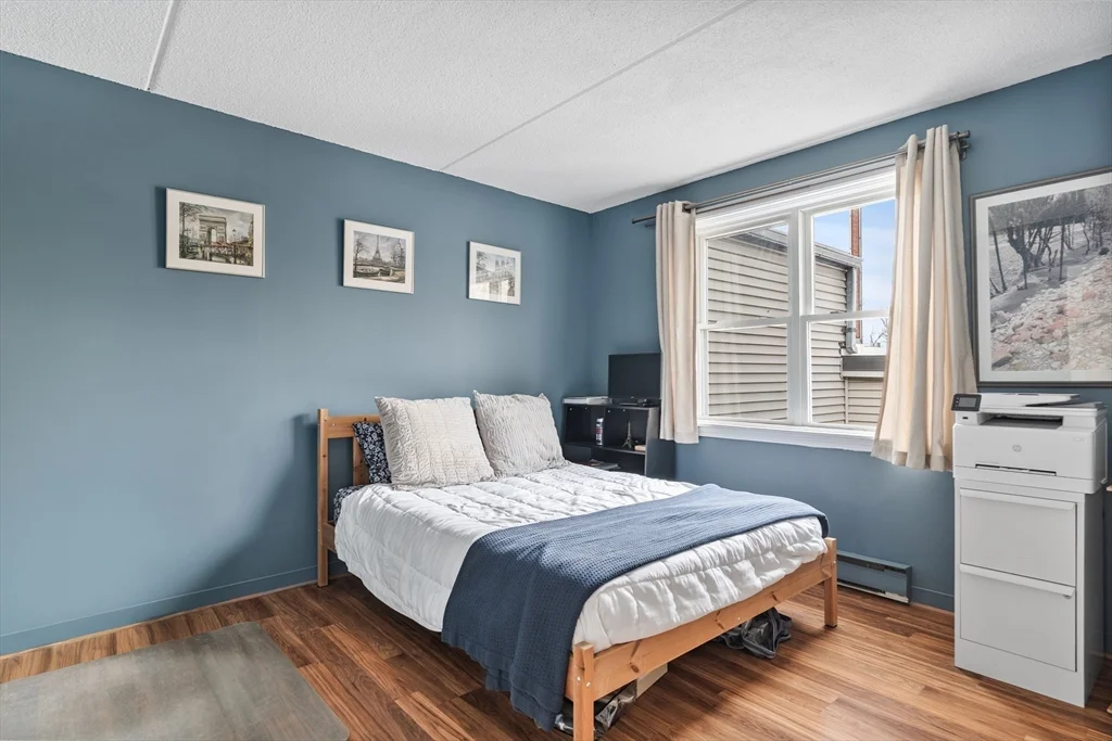 2 bed, 1 bath apartment for rent at 2 Eileen Cir Unit 2, Jamaica Plain — photo 11 of 13