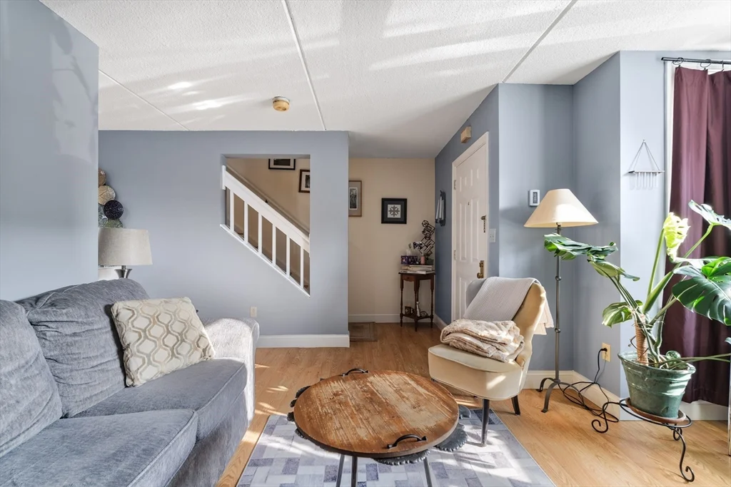 2 bed, 1 bath apartment for rent at 2 Eileen Cir Unit 2, Jamaica Plain — photo 7 of 13