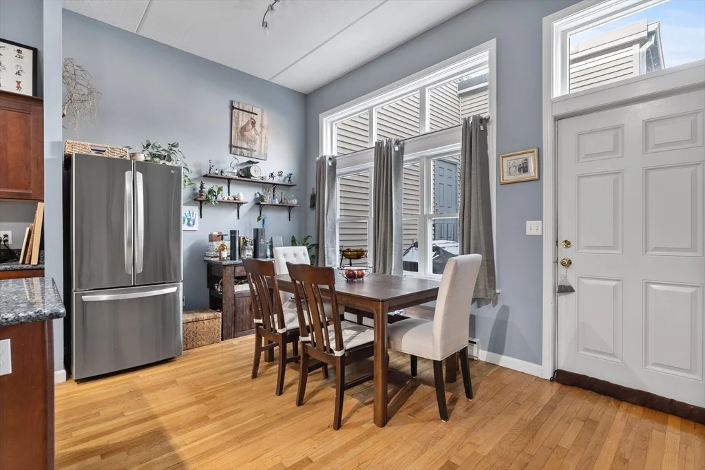 2 bed, 1 bath apartment for rent at 2 Eileen Cir Unit 2, Jamaica Plain — photo 4 of 13