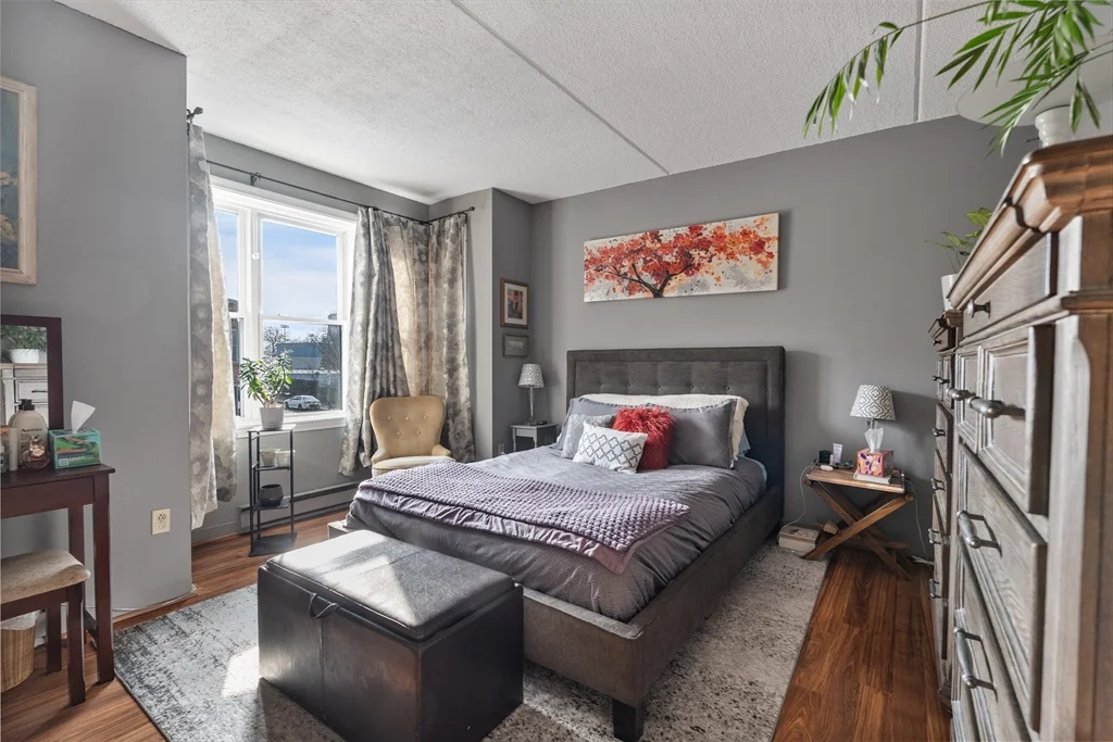 2 bed, 1 bath apartment for rent at 2 Eileen Cir Unit 2, Jamaica Plain — photo 9 of 13