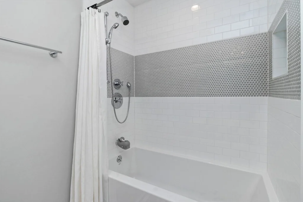 2 bed, 2 bath apartment for rent at 2 Elm St Unit 3A, Dorchester — photo 20 of 28