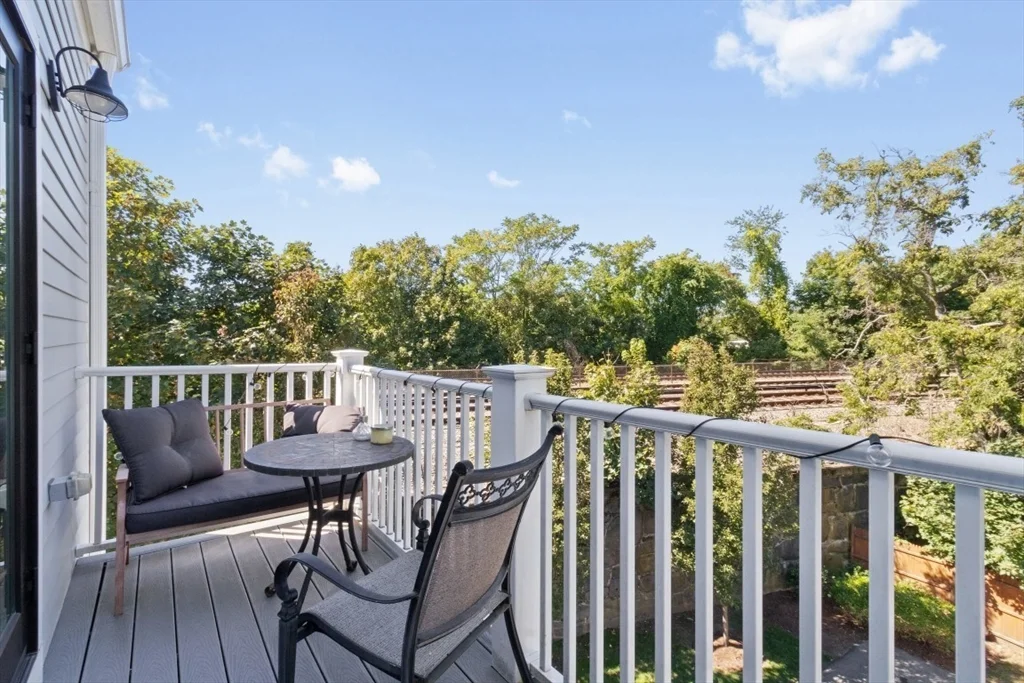 2 bed, 2 bath apartment for rent at 2 Elm St Unit 3A, Dorchester — photo 24 of 28