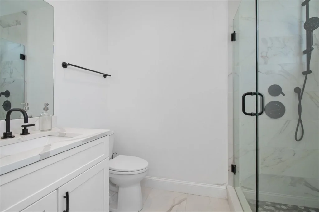 2 bed, 2 bath apartment for rent at 2 Elm St Unit 3A, Dorchester — photo 16 of 28