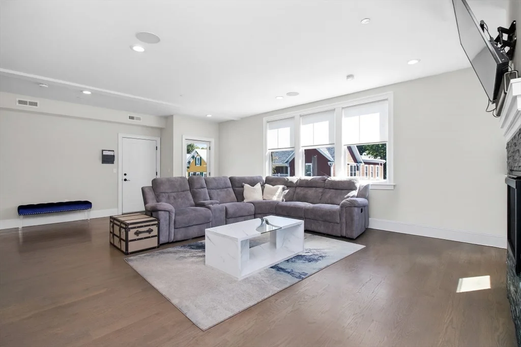 2 bed, 2 bath apartment for rent at 2 Elm St Unit 3A, Dorchester — photo 10 of 28