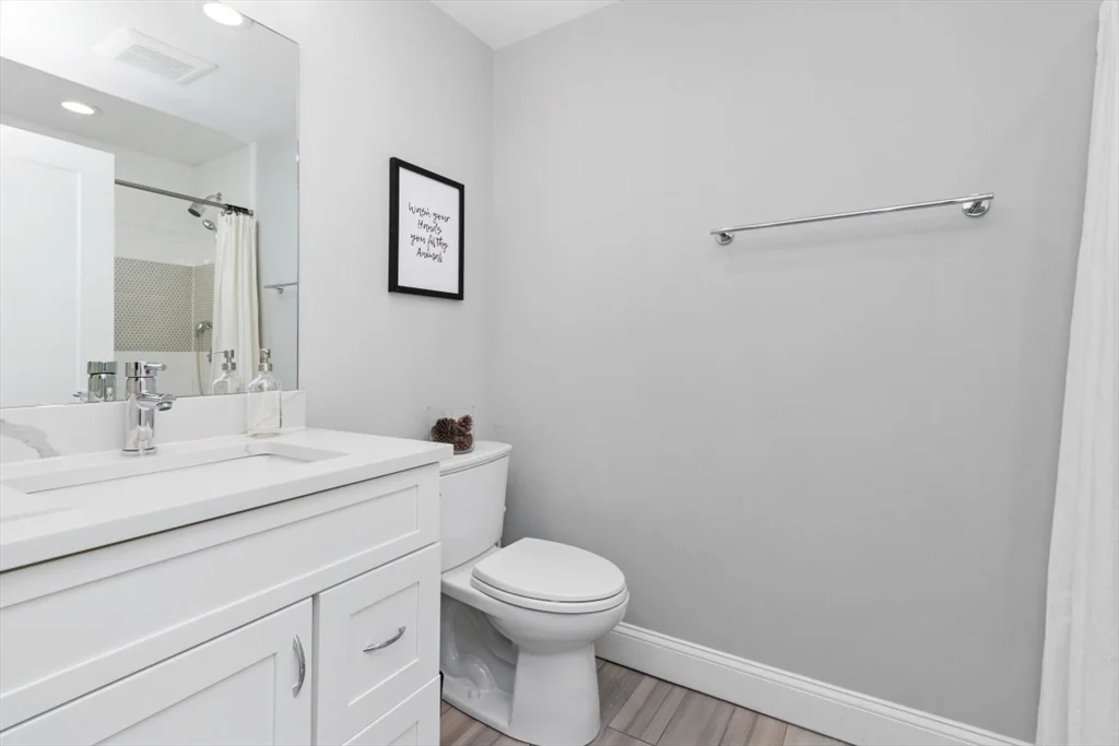 2 bed, 2 bath apartment for rent at 2 Elm St Unit 3A, Dorchester — photo 21 of 28