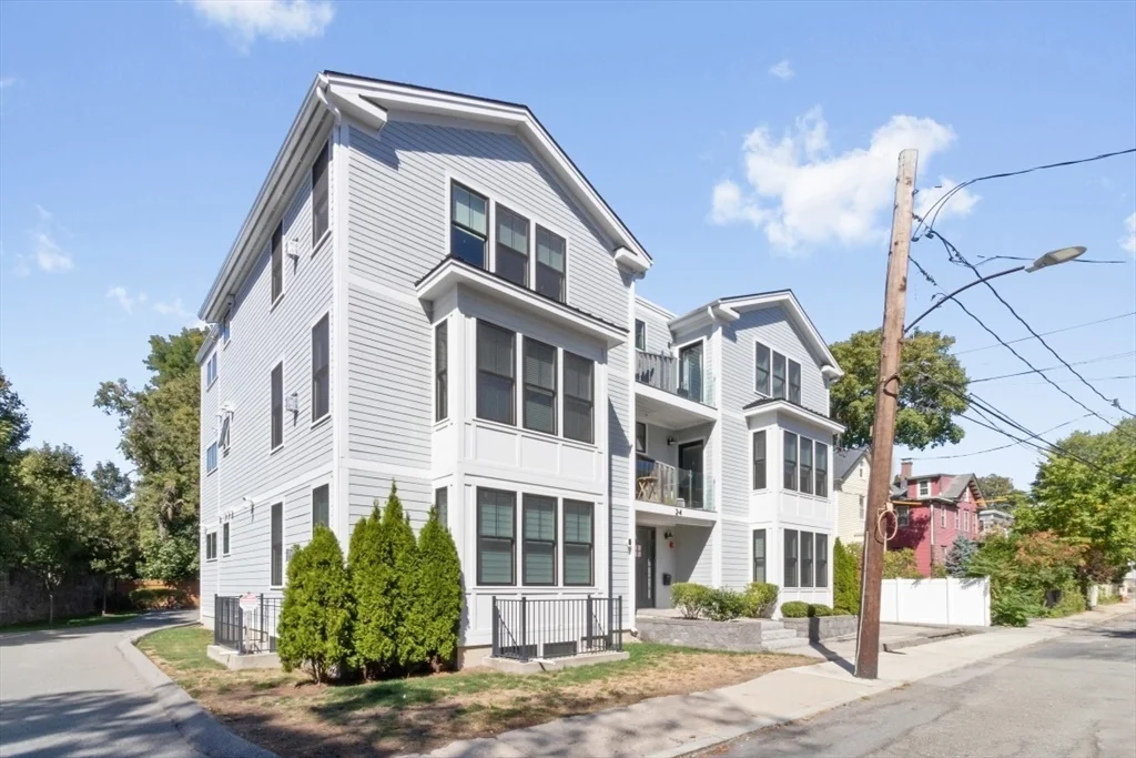 2 bed, 2 bath apartment for rent at 2 Elm St Unit 3A, Dorchester — photo 22 of 28