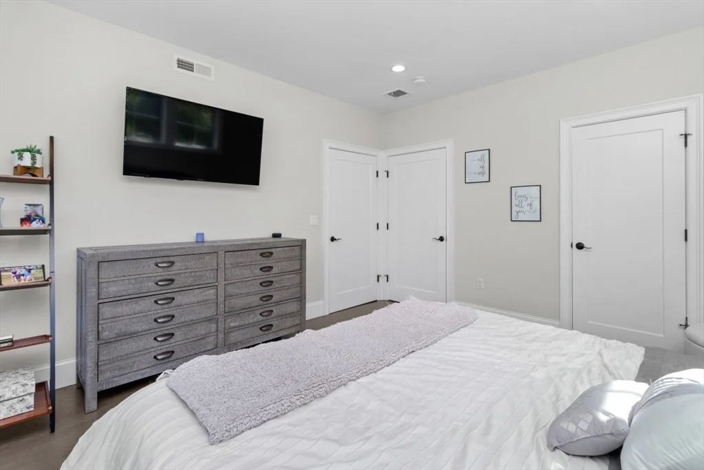2 bed, 2 bath apartment for rent at 2 Elm St Unit 3A, Dorchester — photo 14 of 28