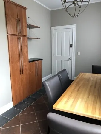 4 bed, 2 bath apartment for rent at 2 Elm Unit 1, Wellesley — photo 9 of 16