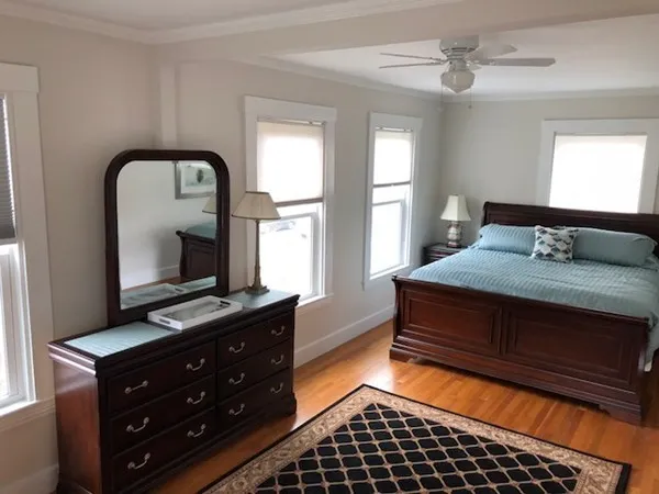 4 bed, 2 bath apartment for rent at 2 Elm Unit 1, Wellesley — photo 6 of 16