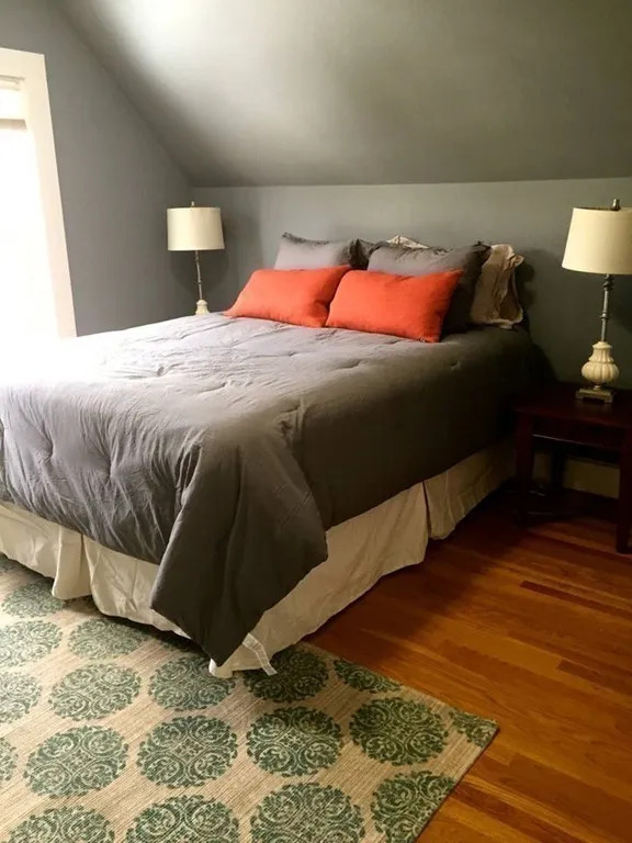 4 bed, 2 bath apartment for rent at 2 Elm Unit 1, Wellesley — photo 8 of 16