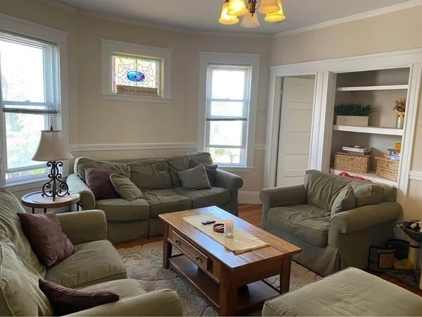 4 bed, 1 bath apartment for rent at 2 Elton St Unit 3, Dorchester — photo 3 of 8
