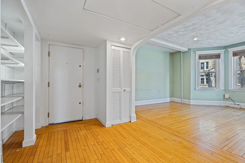 1 bed, 1 bath apartment for rent at 2 Euston St Unit 1, Coolidge Corner — photo 3 of 17