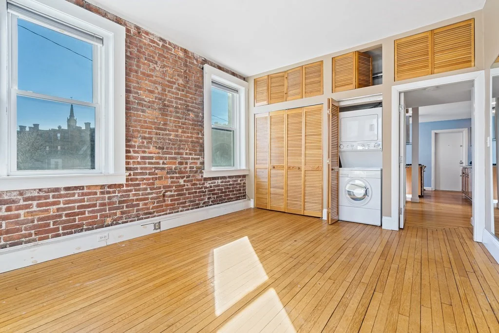 1 bed, 1 bath apartment for rent at 2 Euston St Unit 1, Coolidge Corner — photo 7 of 17