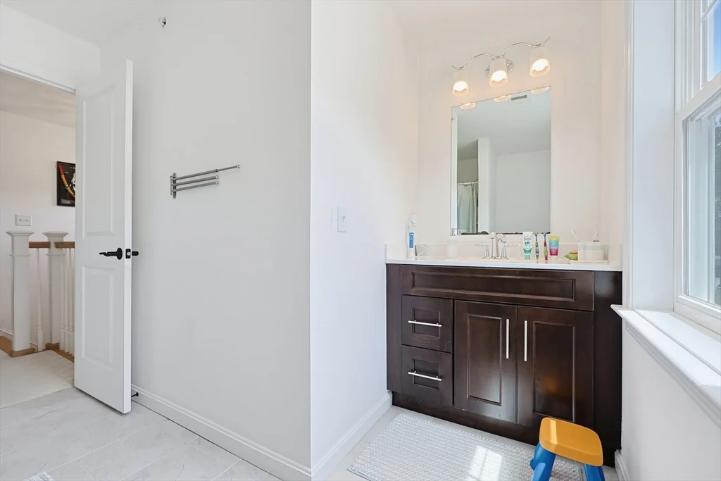2 bed, 2 bath apartment for rent at 2 Evergreen Unit 2, Bellingham — photo 24 of 29