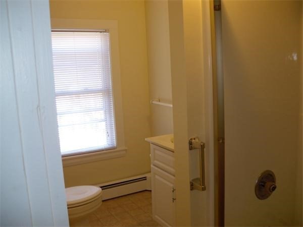 2 bed, 1 bath apartment for rent at 2 Evergreen Unit 5, Kingston — photo 3 of 5