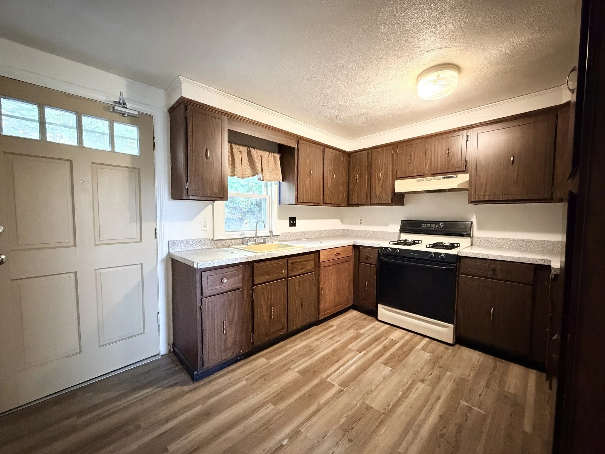 2 bed, 1 bath apartment for rent at 2 Filbert St Unit 4, Quincy — photo 5 of 13
