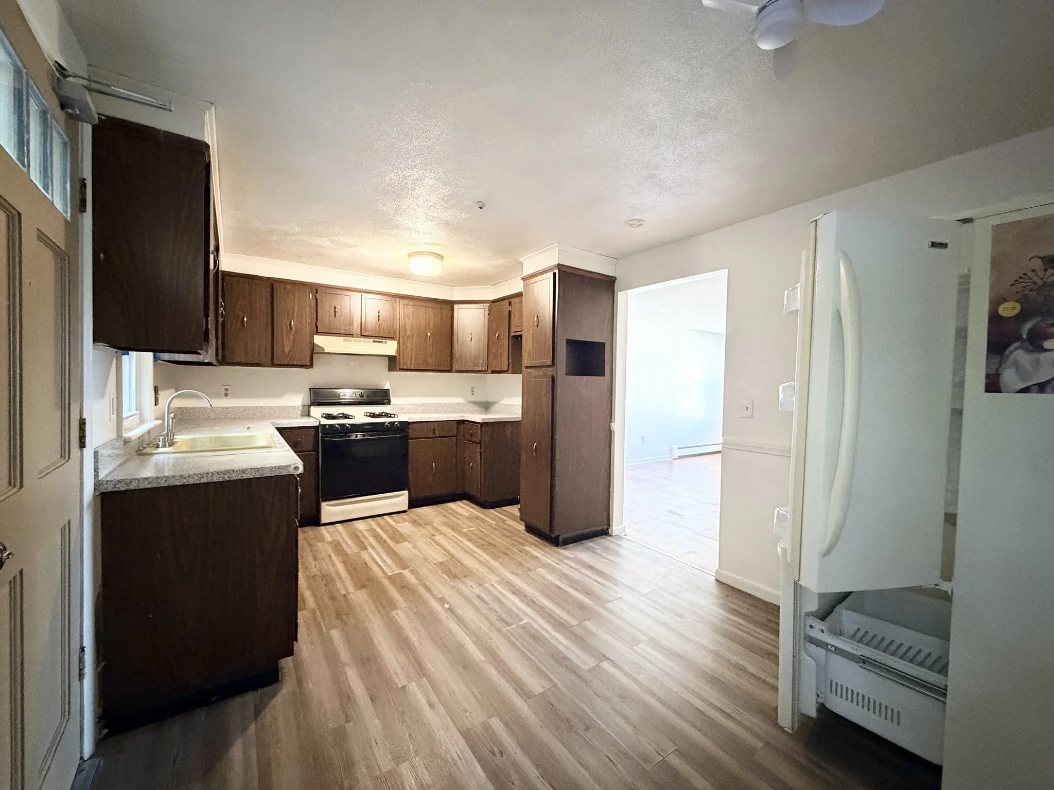 2 bed, 1 bath apartment for rent at 2 Filbert St Unit 4, Quincy — photo 3 of 13