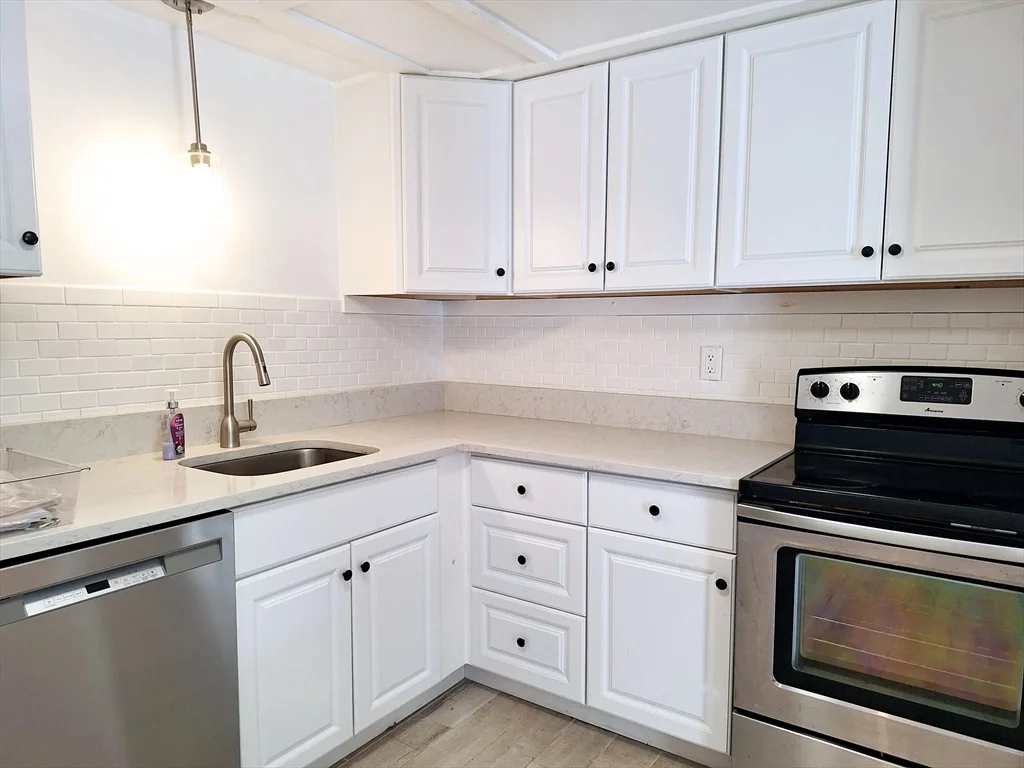 3 bed, 1 bath apartment for rent at 2 Filias Cir Unit B, Manchester — photo 9 of 15