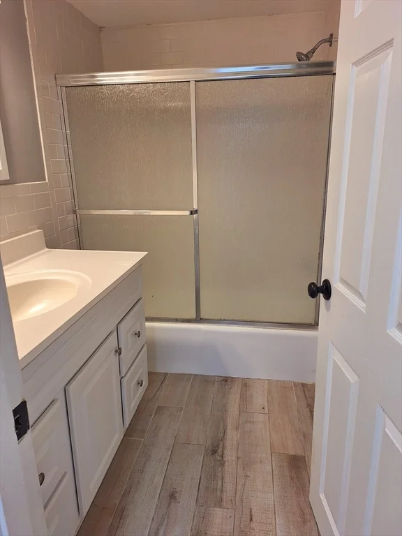 3 bed, 1 bath apartment for rent at 2 Filias Cir Unit B, Manchester — photo 4 of 15