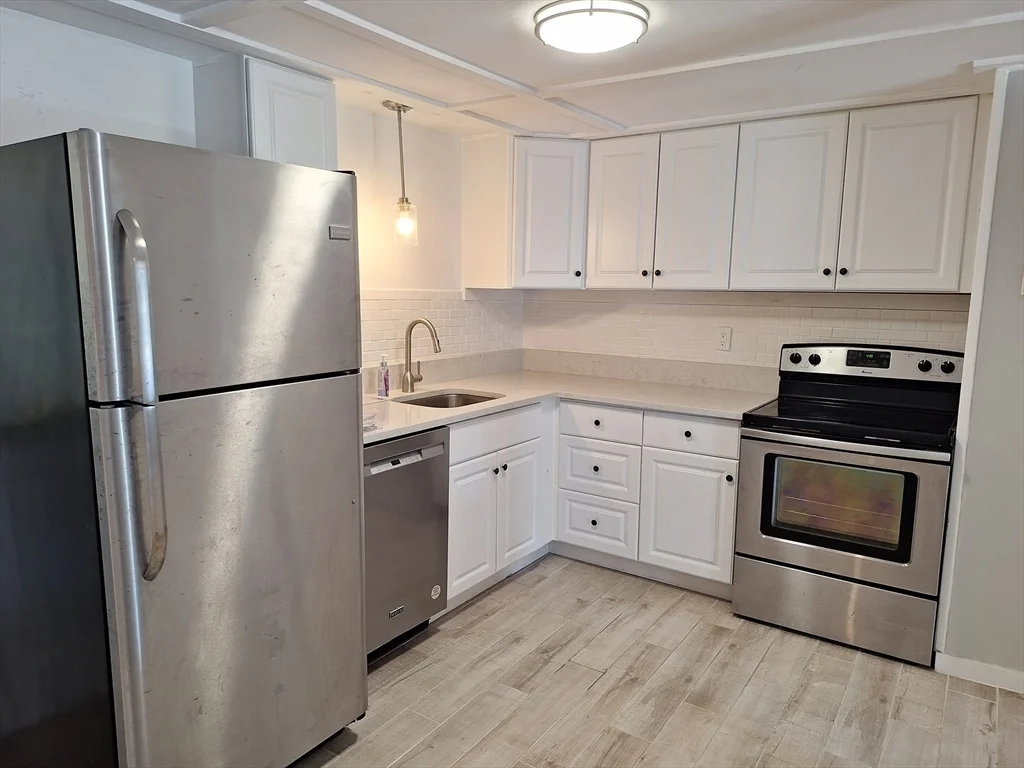 3 bed, 1 bath apartment for rent at 2 Filias Cir Unit B, Manchester — photo 7 of 15