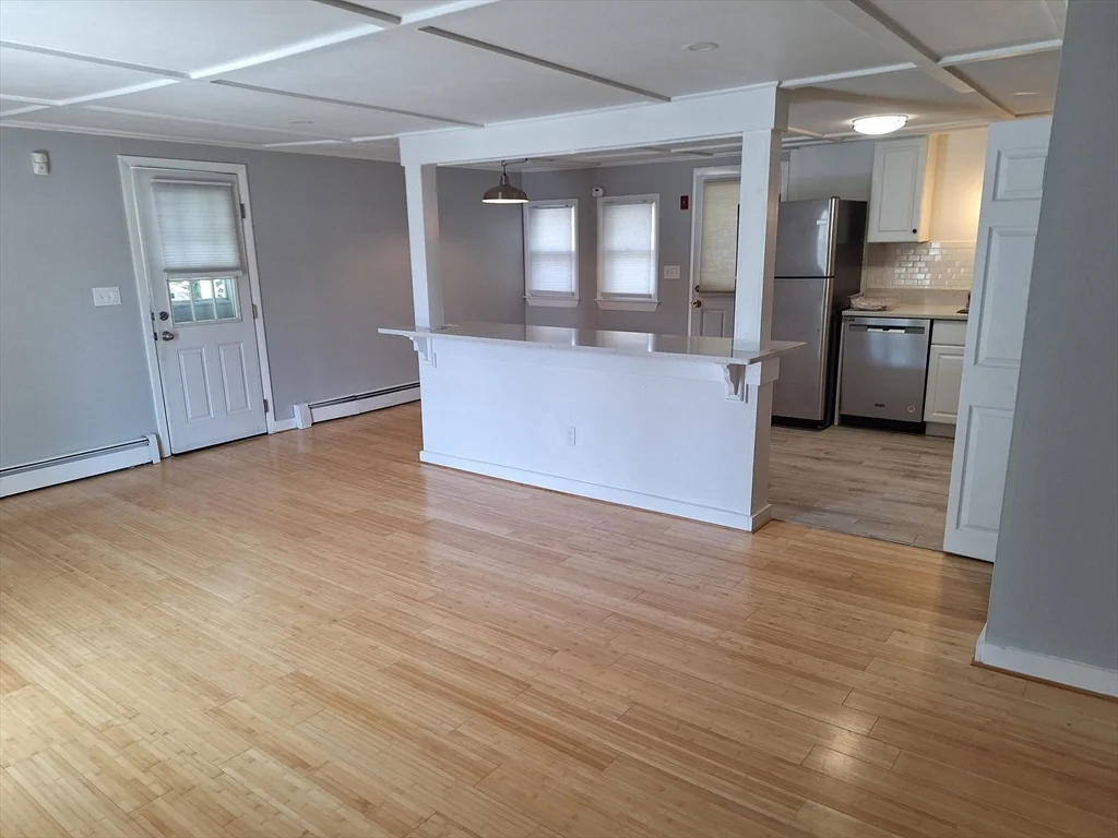 3 bed, 1 bath apartment for rent at 2 Filias Cir Unit B, Manchester — photo 3 of 15