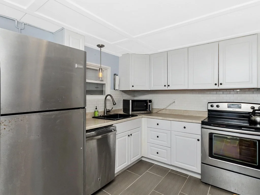 3 bed, 1 bath apartment for rent at 2 Filias Unit 1, Manchester — photo 3 of 11