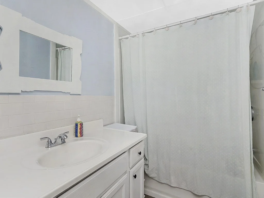 3 bed, 1 bath apartment for rent at 2 Filias Unit 1, Manchester — photo 6 of 11