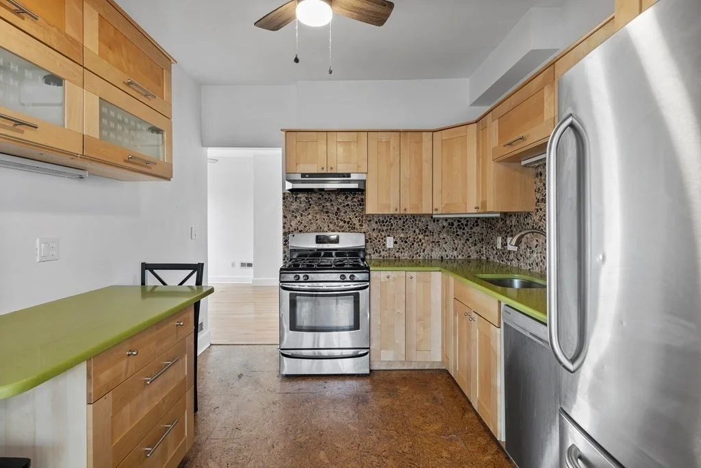 3 bed, 1 bath apartment for rent at 2 Flint Pl Unit 2, South Boston — photo 5 of 15