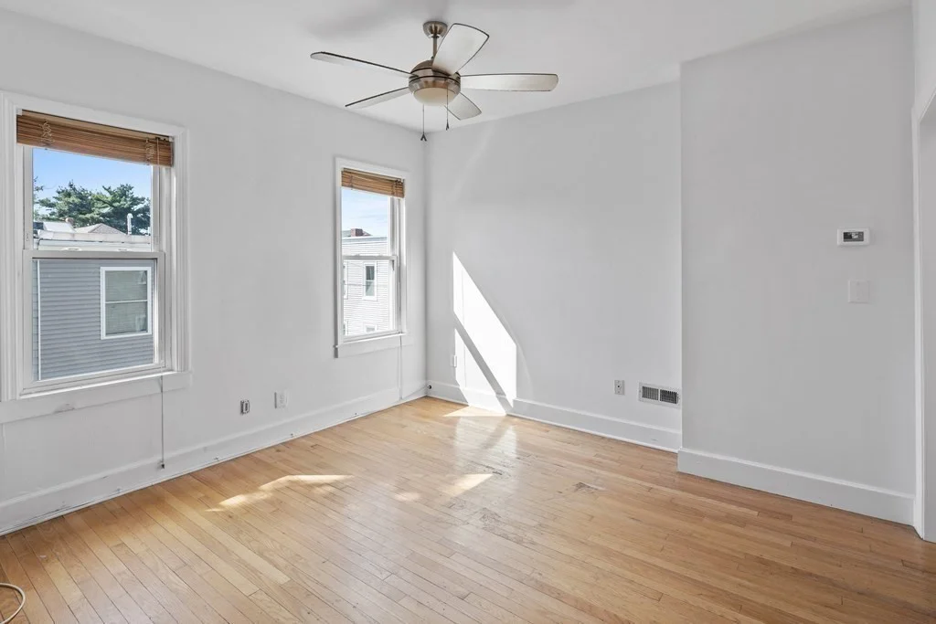 3 bed, 1 bath apartment for rent at 2 Flint Pl Unit 2, South Boston — photo 2 of 15