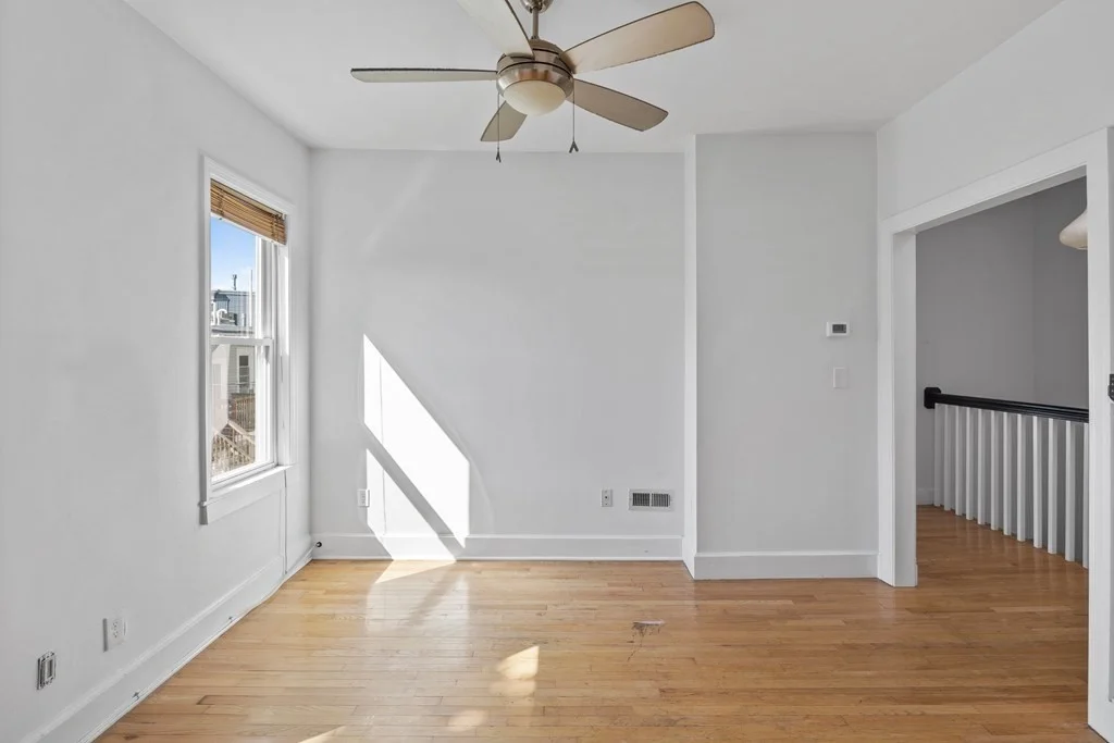 3 bed, 1 bath apartment for rent at 2 Flint Pl Unit 2, South Boston — photo 3 of 15