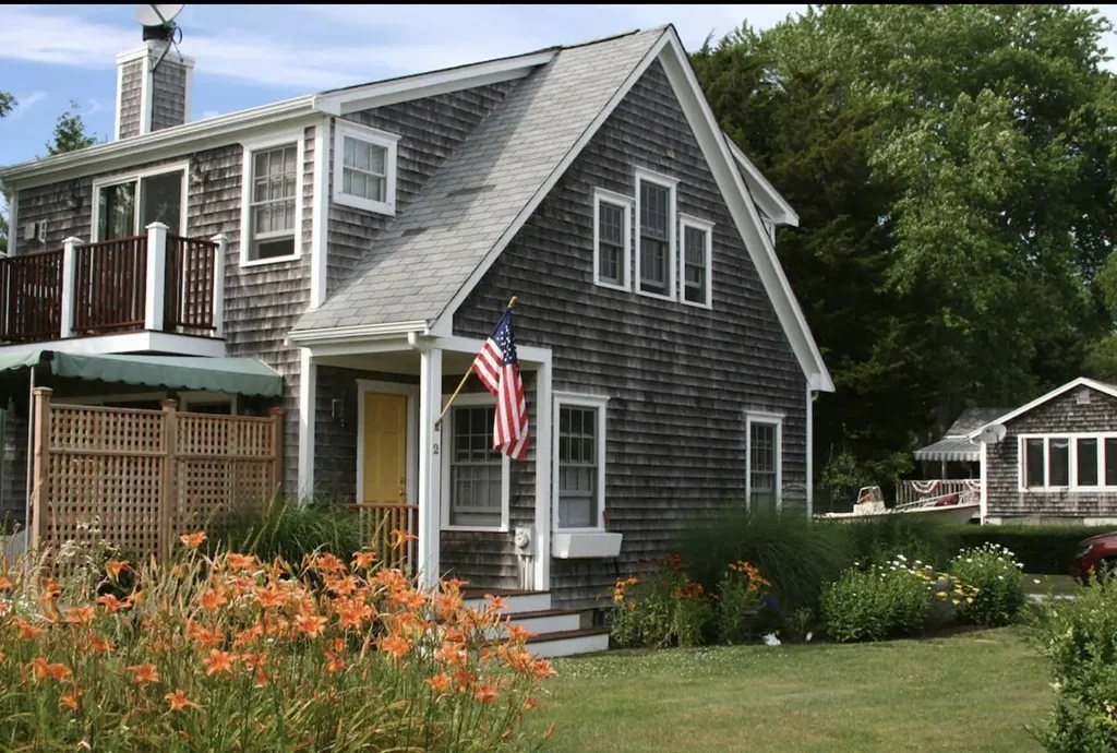 2 bed, 2 bath apartment for rent at 2 Florence St Unit WINTER RENT, South Westport — photo 2 of 24