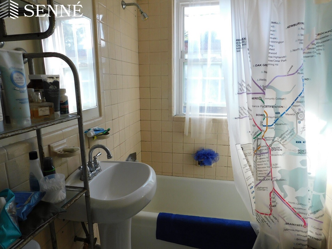 1 bed, 1 bath apartment for rent at 2 Forest St Unit 4, Baldwin — photo 4 of 5
