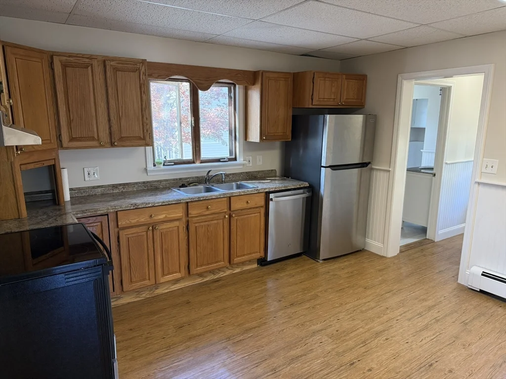 2 bed, 1 bath apartment for rent at 2 Fremont St Unit 1, Downtown — photo 4 of 12