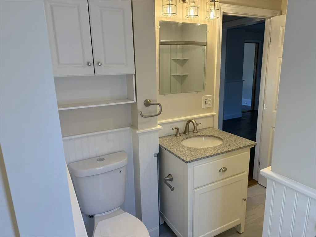 2 bed, 1 bath apartment for rent at 2 Fremont St Unit 1, Downtown — photo 6 of 12