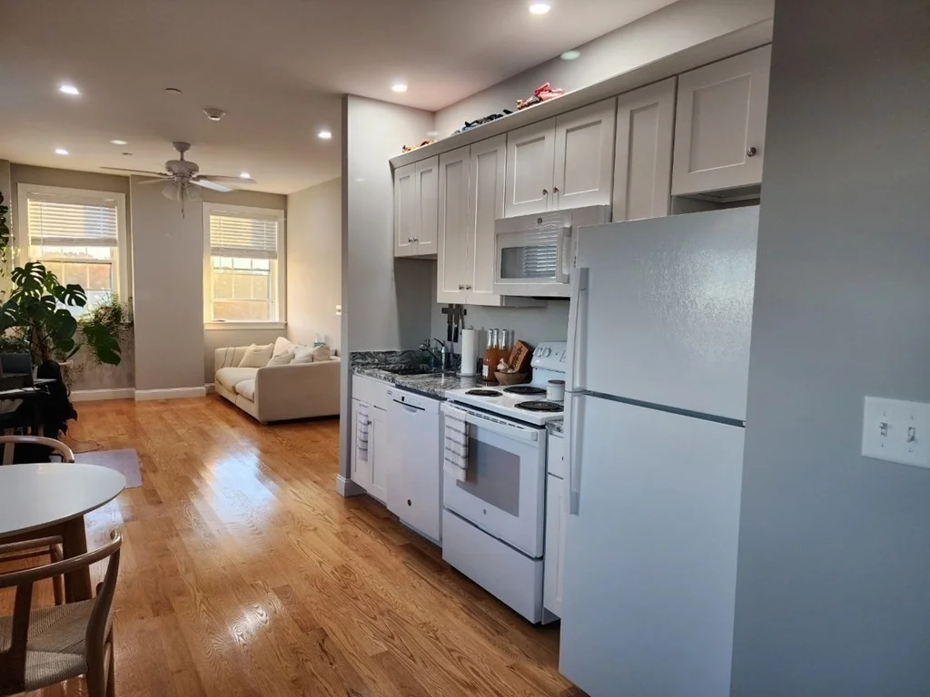 1 bed, 1 bath apartment for rent at 2 French Ave Unit 302, Five Corners — photo 2 of 7