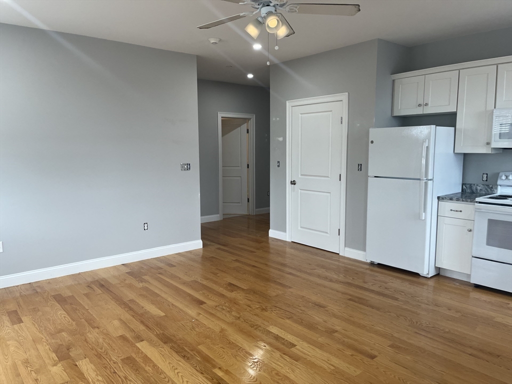 1 bed, 1 bath apartment for rent at 2 French Ave Unit 304, Five Corners — photo 4 of 12