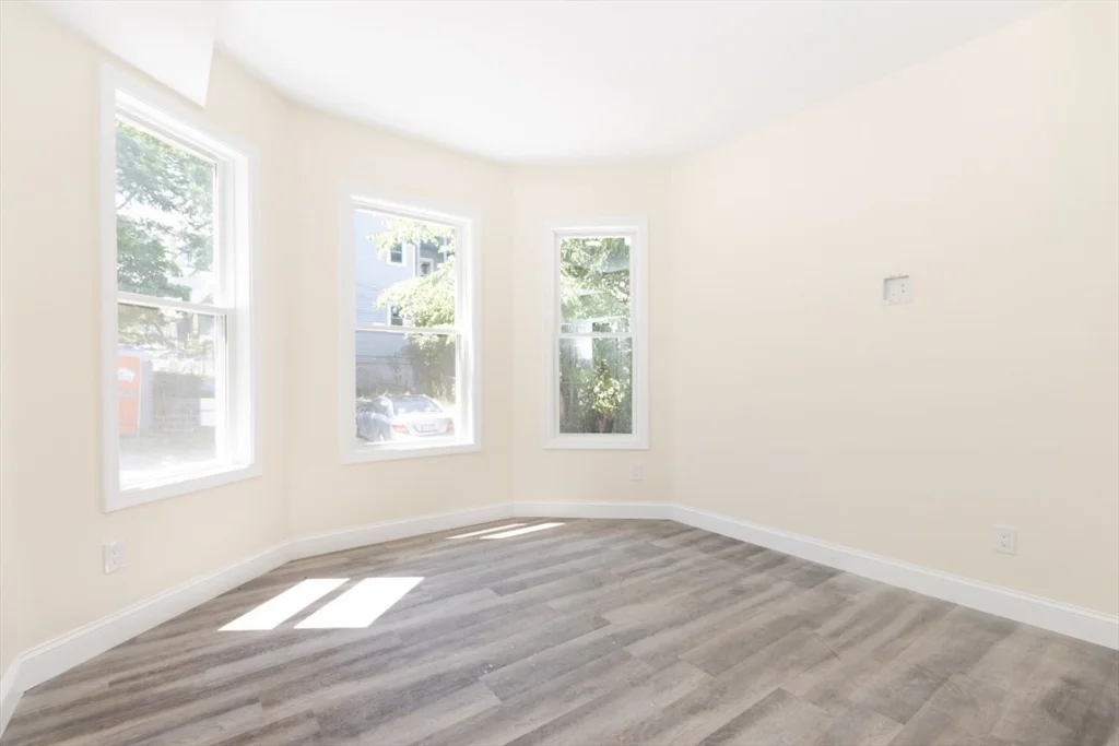 3 bed, 1 bath apartment for rent at 2 French Ter Unit 1, Mission Hill — photo 5 of 21
